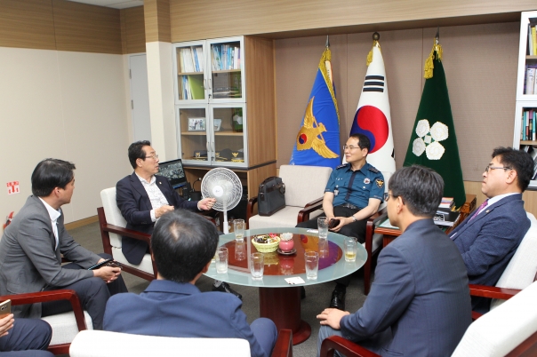 의장단 강동경찰서 방문