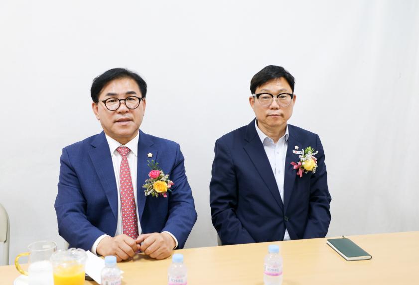 천호6구역 신속통합기획 주택재개발 추진위원회 사무실 현판식 - 4