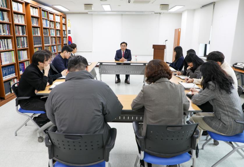 정책지원관 회의 - 3