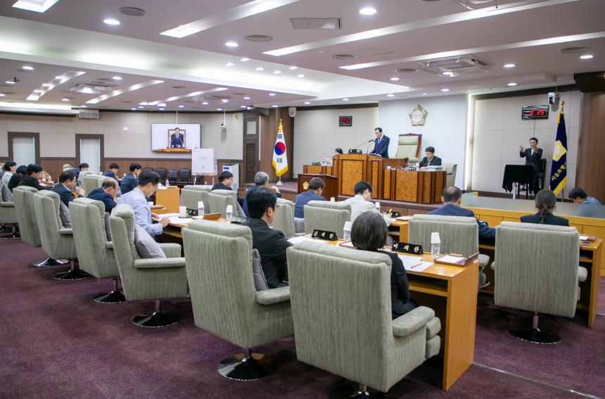 제324회 임시회 제8차 본회의
