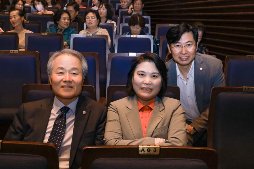 제16회 강동예술인페스티벌 구립시니어합창단 공연 
